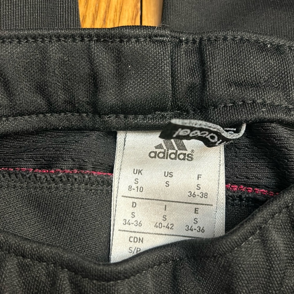 Small size Adidas jogging pants with pink stripe